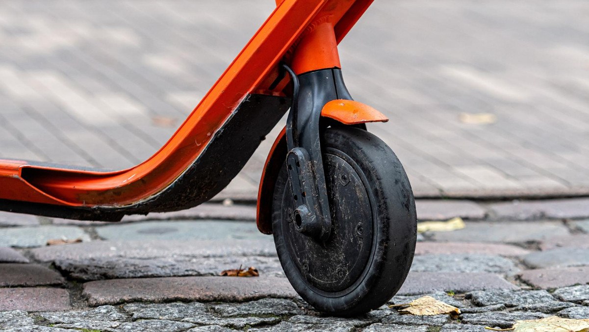 Συνεχίζεται η κόντρα Μιχαηλίδου - Δούκα για τα ηλεκτρικά πατίνια: Στη Θεσσαλονίκη για το ίδιο θέμα υπήρξαν άλλοι χειρισμοί