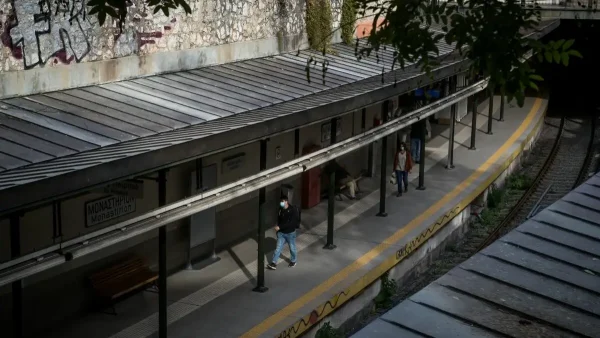 Πρόβλημα στατικότητας στον σταθμό του ηλεκτρικού «Μοναστηράκι»: Εκτεταμένες φθορές στον μεταλλικό σκελετό