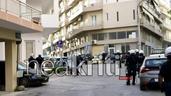 Ηράκλειο: 6 προσαγωγές για την επίθεση κατά του Μάκη Βορίδη μετά από έφοδο της αστυνομίας στον υπό κατάληψη «Ευαγγελισμό»