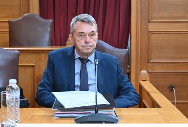 Βουλή - Εξεταστική για ΟΠΕΚΕΠΕ: Κατέθεσε γραπτό υπόμνημα 700 σελίδων και στικάκι ο Γρηγόρης Βάρρας – Τι είπε για τον Μάκη Βορίδη