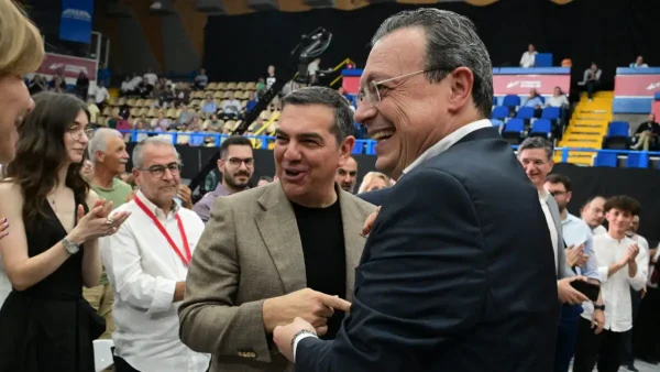 ΣΥΡΙΖΑ: Συντριπτικό «ναι» στην πρόταση Φάμελλου για συμπόρευση του ΣΥΡΙΖΑ με τον Τσίπρα – Υπέρ και ο Παππάς, «διάσπαση» λέει ο Πολάκης