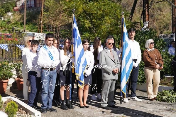 Όλα όσα έγιναν στη μαθητική παρέλαση στον Δομοκό