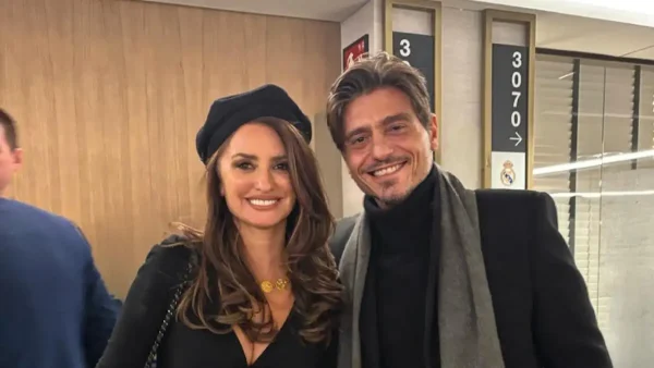 Ο Δημήτρης Γιαννακόπουλος στο πλευρό της Πενέλοπε Κρουζ στο Ρεάλ Μαδρίτης – Μπαρτσελόνα