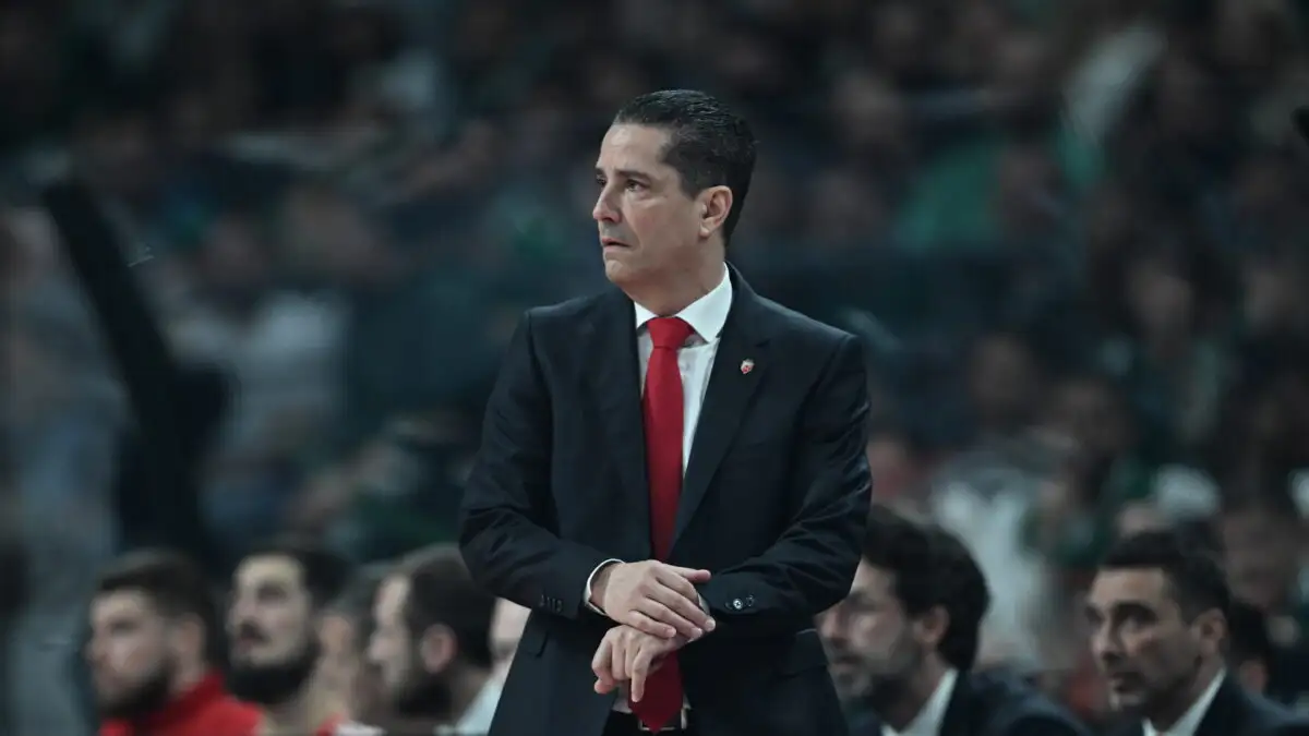 Ο Γιάννης Σφαιρόπουλος αποτελεί και επίσημα παρελθόν από τον Ερυθρό Αστέρα – Φαβορί να τον αντικαταστήσει ο Σάσα Ομπράντοβιτς