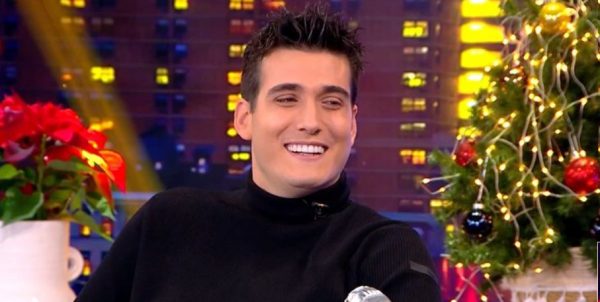 Γιώργος Κακοσαίος: «Η μητέρα μου έρχεται, μου φτιάχνει το καμαρίνι, βλέπει τι χρειάζομαι, και μου τα φέρνει όλα»