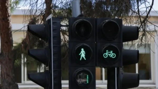 Για πρώτη φορά και γυναικείες φιγούρες στα φανάρια της Κύπρου!