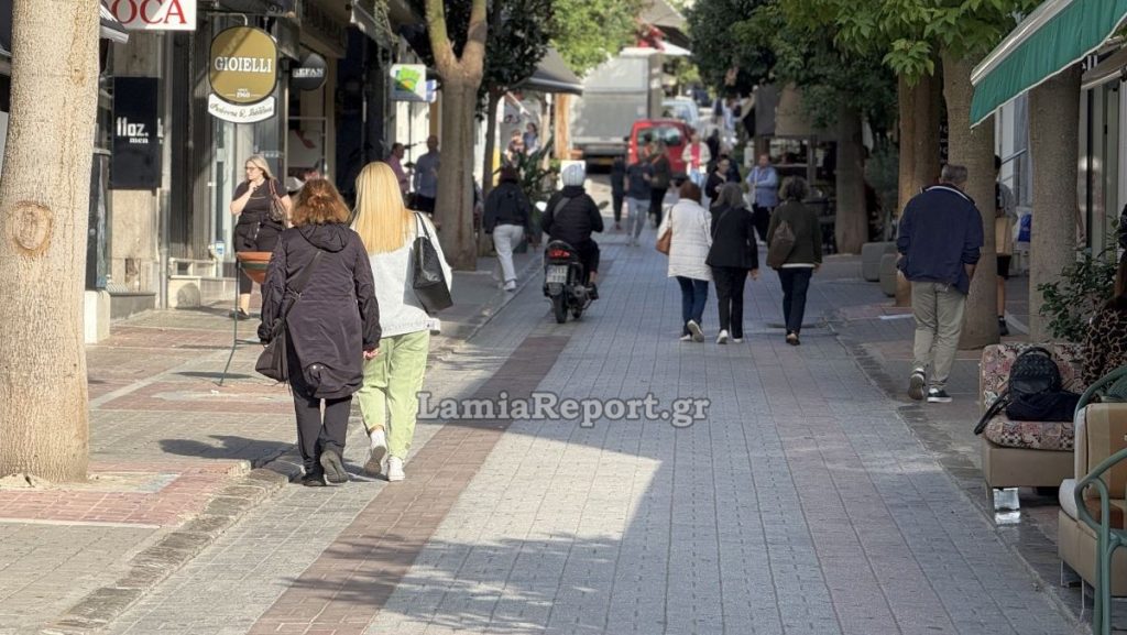 Ξεκινούν από αύριο Δευτέρα οι Χειμερινές Εκπτώσεις - Οι Κυριακές που θα είναι ανοιχτά τα καταστήματα