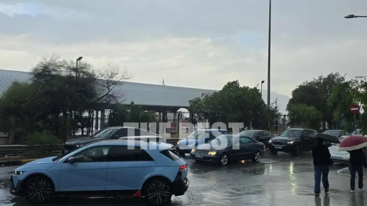 Η κακοκαιρία σάρωσε την Πάτρα με ισχυρές καταιγίδες και χαλάζι - Δείτε βίντεο