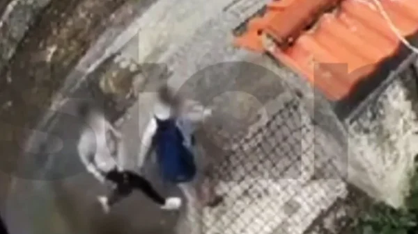 Βίντεο από την αιματηρή συμπλοκή μαθητών στην Τρίπολη - Στην εντατική ο 13χρονος που μαχαιρώθηκε από συμμαθητή του