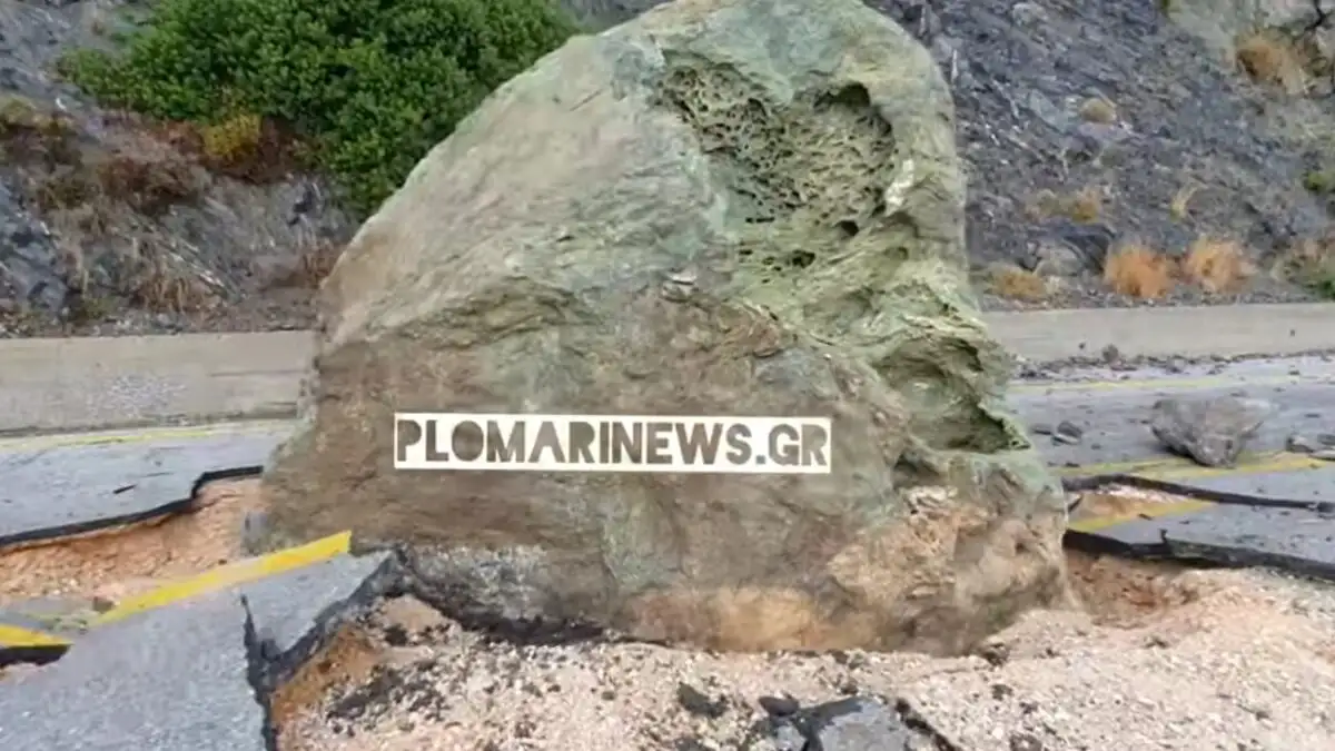 Λέσβος: Μεγάλες καταστροφές από την πτώση βράχου στον δρόμο – Δείτε βίντεο
