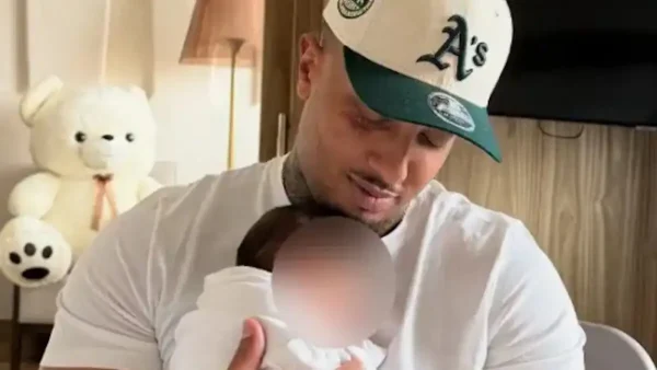 Light: Oι τρυφερές φωτογραφίες με τον νεογέννητο γιο του