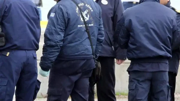 Θρίλερ με τον λιμενικό που βρέθηκε απαγχονισμένος στη Λέσβο: "Σκότωσαν το παιδί μου και το κρέμασαν"