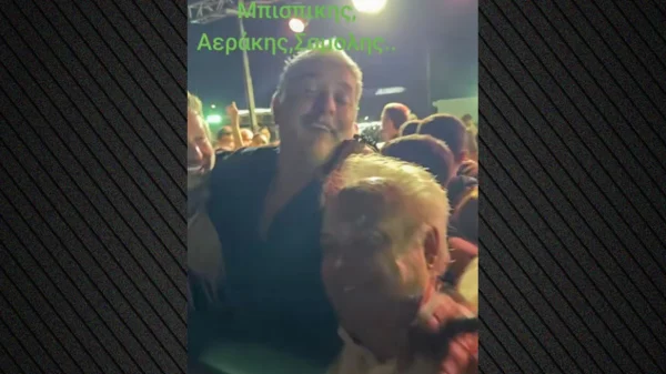 Βασίλης Μπισμπίκης: Νέο βίντεο από το κρητικό γλέντι, διασκεδάζει με Αεράκη και Δανάη Παππά