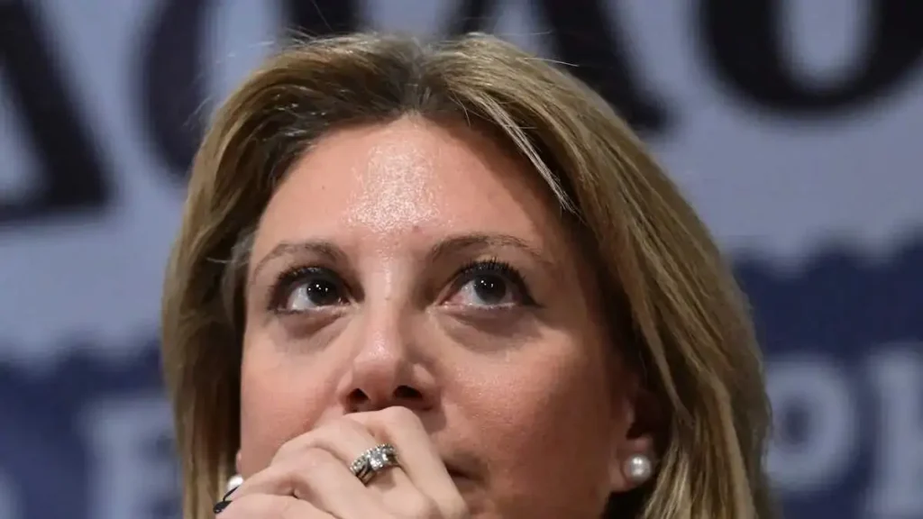 Καρυστιανού: Δεν θα είναι στο κόμμα ο Φαραντούρης, ποιους άλλους "κόβει" - Ο πιο στενός της συνεργάτης