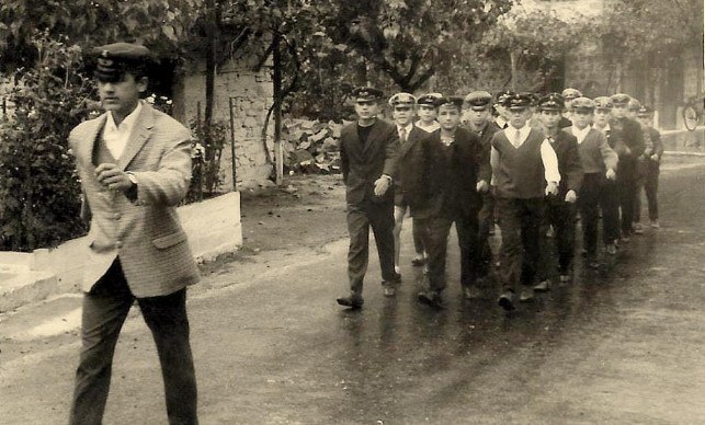 Το Μαθητικό Πηλήκιο – Σήμα Τιμής και Μνήμης (του Τάκη Ευθυμίου)