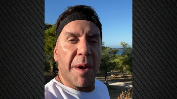 Γιώργος Μαζωνάκης: Αδράξτε τη μέρα, είπε ο τραγουδιστής ενώ έκανε τζόγκινγκ