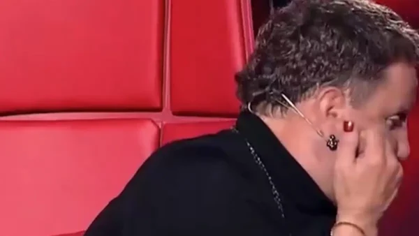 The Voice: Ο Γιώργος Μαζωνάκης κράτησε μούτρα σε διαγωνιζόμενη που δεν τον επέλεξε