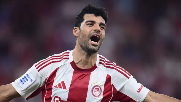 Ο Μεχντί Ταρέμι του Ολυμπιακού στην τελική τριάδα για τον τίτλο του Ασιάτη Παίκτη της χρονιάς