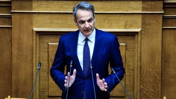 Live: Η ομιλία Μητσοτάκη στη Βουλή: Ο Άγνωστος Στρατιώτης είναι ένας ιερός χώρος συνύπαρξης, δεν ανήκει σε καμία κυβέρνηση και σε κανένα κόμμα