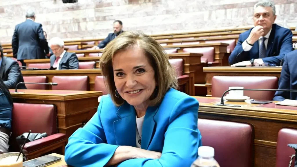 Μπακογιάννη: «Εάν η ΝΔ δεν συγκεντρώσει 25%, δεν πρέπει να αναλάβει τις ευθύνες ο πρωθυπουργός;»