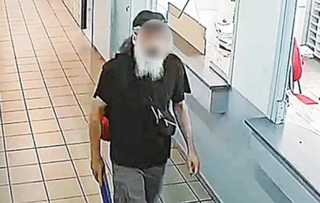 Αμετανόητος και προκλητικός: Τι υποστήριξε στην απολογία του ο «δολοφόνος με το τσεκούρι» στη ΔΟΥ Κοζάνης