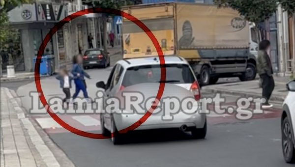 Λαμία: «Γκαζάκιας» αναστάτωσε το κέντρο της πόλης - Δείτε βίντεο