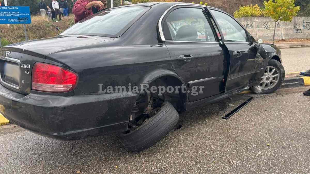 Λαμία: Οδηγοί προσοχή στη στροφή πριν το «Βόρειο» - Τροχαίο το πρωί λόγω ολισθηρότητας - Δείτε εικόνες