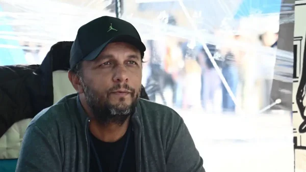 Πάνος Ρούτσι: Θα βρίσκομαι κάθε βράδυ στο Σύνταγμα - Αντιδρά στην τροπολογία για τον Άγνωστο Στρατιώτη