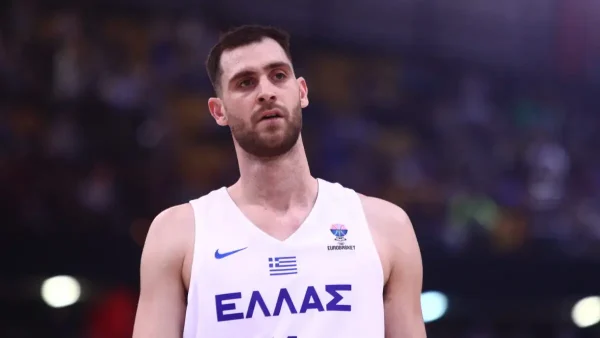 Κράξιμο Κουτλουάι σε Παπαγιάννη: «Είναι σαν χαρτί, δεν παίρνει ριμπάουντ»