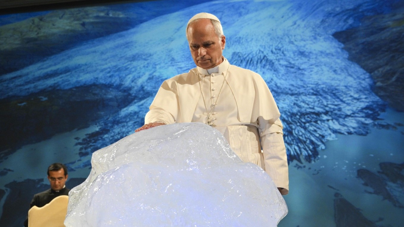 Ο Πάπας Λέων ευλόγησε ένα... μεγάλο παγάκι για να απαντήσει στον Τραμπ που είπε ότι η κλιματική αλλαγή είναι απάτη