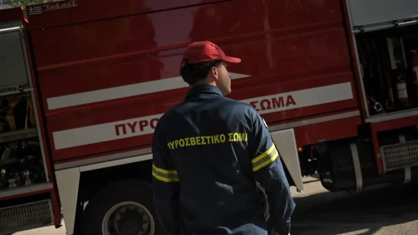 Καιρός – Κέρκυρα: Ξεκόλλησε κομμάτι πλεξιγκλάς από την οροφή κολυμβητηρίου την ώρα του αγώνα λόγω Adel