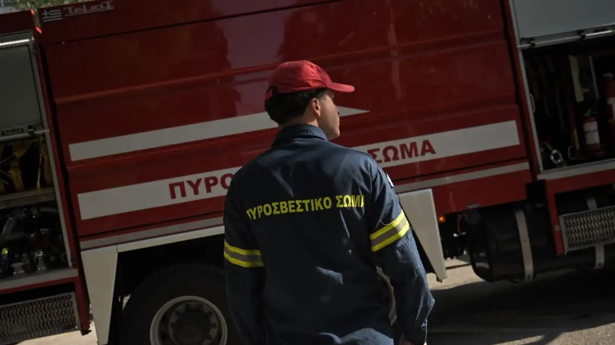 Καιρός – Κέρκυρα: Ξεκόλλησε κομμάτι πλεξιγκλάς από την οροφή κολυμβητηρίου την ώρα του αγώνα λόγω Adel