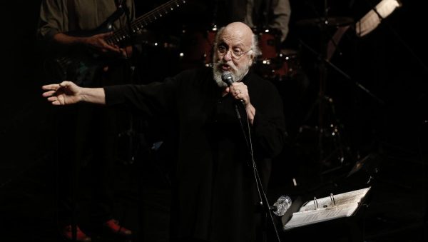 Κηδεία Διονύση Σαββόπουλου: Live το τελευταίο αντίο στον Νιόνιο της Ελλάδας