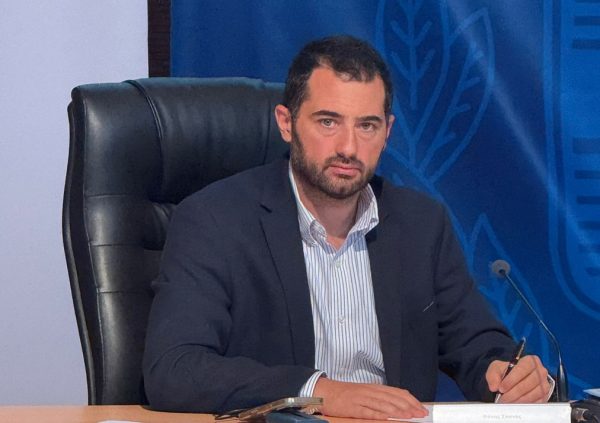 Φάνης Σπανός: «Εξασφαλίσαμε 14.000.000 ευρώ για την κατασκευή του οδικού έργου Δερβενοχώρια προς Ελευσίνα»