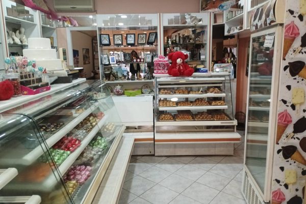 Πωλείται επιχείρηση Ζαχαροπλαστείο - Εργαστήριο στη Ν. Άμπλιανη Λαμίας