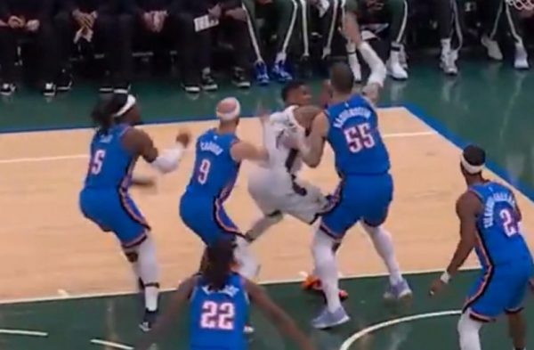 Γιάννης Αντετοκούνμπο: Η φάση που τα έβαλε με ολόκληρη την πεντάδα των Θάντερ και η φιλική ήττα των Μπακς