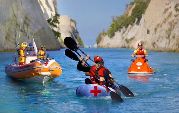 Ο αθλητής Σωτήρης Μπαρμπαρόσος κωπηλατεί από την Πάτρα έως την Αθήνα, στέλνοντας το μήνυμα της πρόληψης για τον καρκίνο του μαστού