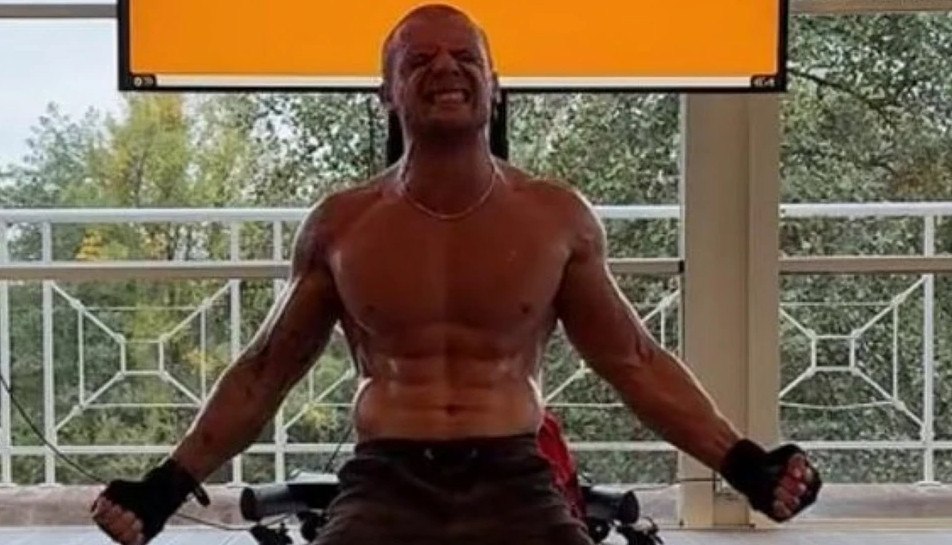 Έχει το παγκόσμιο ρεκόρ για τα περισσότερα push-ups – Πόσα έκανε μέσα σε μια ώρα;