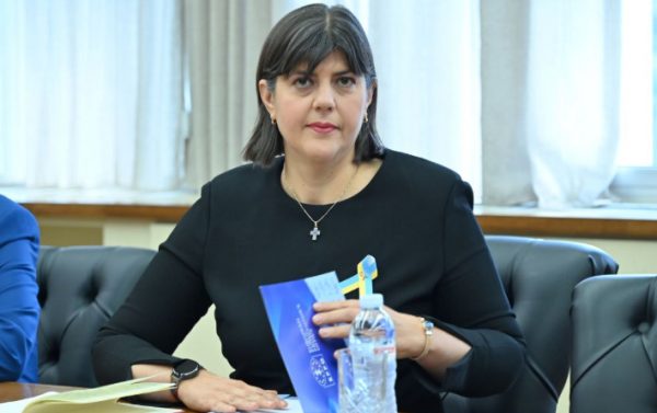 Λάουρα Κοβέσι: Τι ζήτησε από τους υπουργούς – Η ατζέντα των συναντήσεων και ο συμβολισμός πίσω από την τοποθεσία της συνέντευξης Τύπου