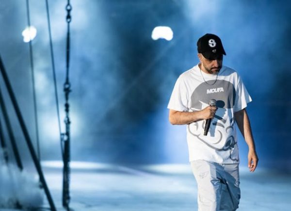 Ουρές στην Τσιμισκή για ένα καπέλο του ΛΕΞ (BINTEO)