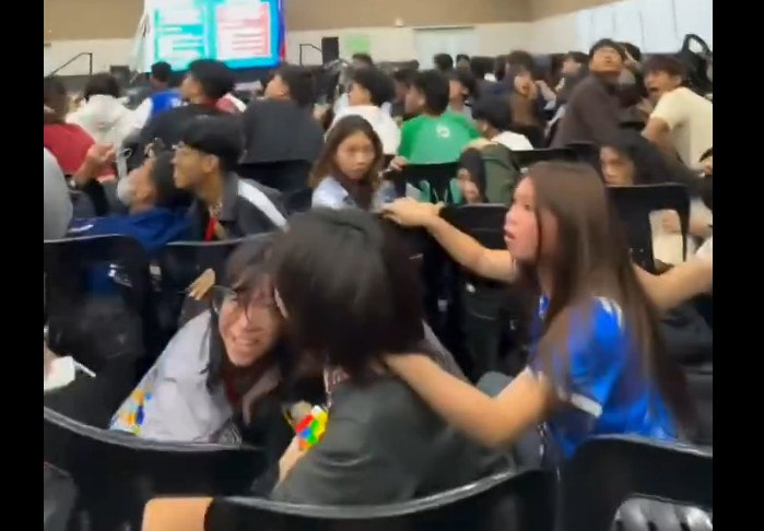 Φιλιππίνες: Έξι οι νεκροί από τον σεισμό των 7,4 Ρίχτερ – Εικόνες πανικού από το χτύπημα του Εγκέλαδου