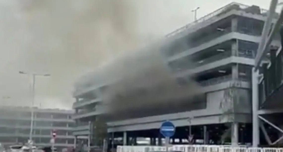 Συναγερμός στο αεροδρόμιο Χίθροου: Εκκενώθηκε πάρκινγκ λόγω φωτιάς