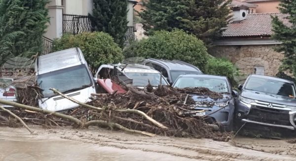 Ισχυρή κακοκαιρία σάρωσε τη Βουλγαρία - Τρεις νεκροί, ανάμεσά τους δύο διασώστες