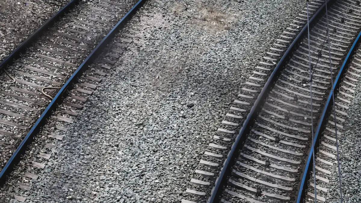 Ρωσία: Έκρηξη σε σιδηροδρομική γραμμή στην Αγία Πετρούπολη που χρησιμοποιούσε ο ρωσικός στρατός