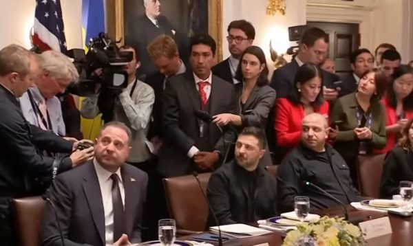 Ανάλυση CNN: Καλά νέα για το Ζελένσκι μετά τη συνάντηση με Τραμπ, αλλά το πραγματικό «έπαθλο» είναι μακριά