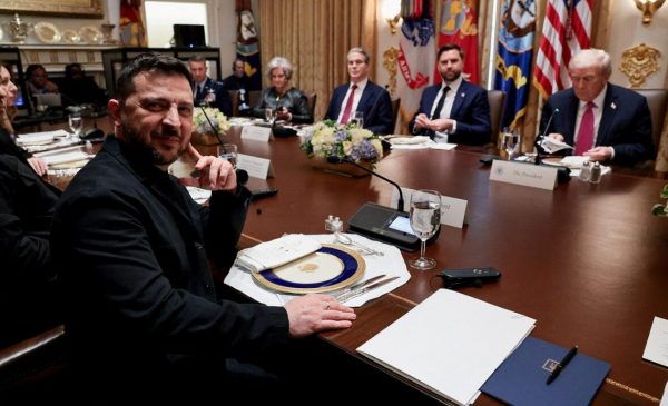 Ουκρανία: Οι συζητήσεις για την ειρήνη δεν είναι «εύκολες» λέει πηγή από την πλευρά του Κιέβου – Συνεχίζονται οι σκληρές διαπραγματεύσεις