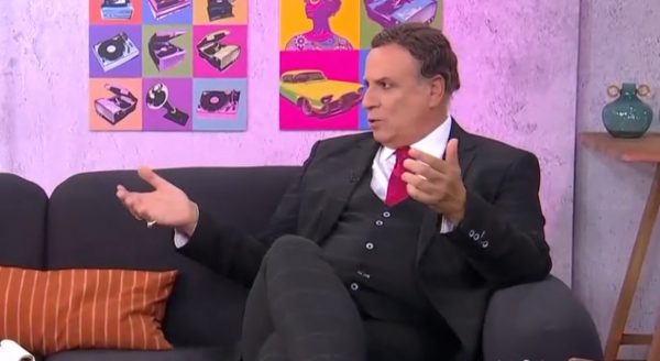 Χάρης Ρώμας: «Το “Καφέ της Χαράς” με εκτίναξε σαν καλλιτέχνη πρώτης γραμμής και το κασέ μου τετραπλασιάστηκε»