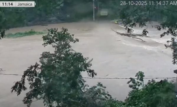 Ο τυφώνας Μελίσα ενισχύεται δραματικά με ανέμους 300 χλμ/ώρα: «Τελευταία ευκαιρία να προστατεύσετε τη ζωή σας»