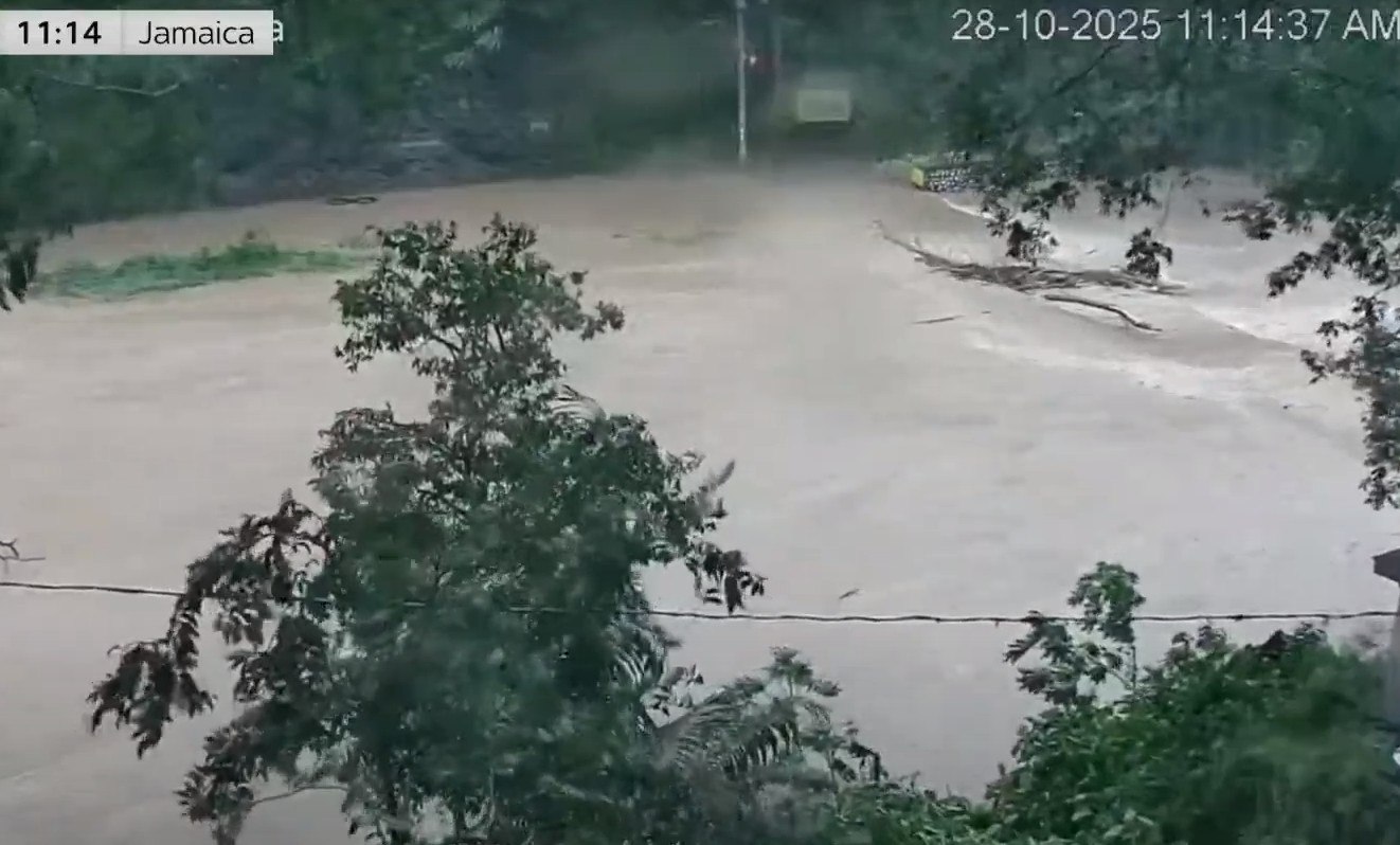 Ο τυφώνας Μελίσα ενισχύεται δραματικά με ανέμους 300 χλμ/ώρα: «Τελευταία ευκαιρία να προστατεύσετε τη ζωή σας»