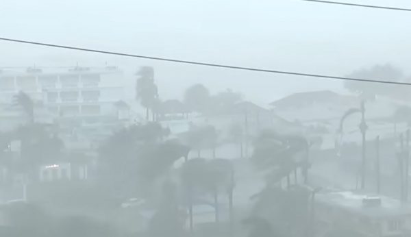 Πώς σχηματίζονται οι τυφώνες, πού χτυπούν και πόσο γιγαντώνονται με την κλιματική αλλαγή